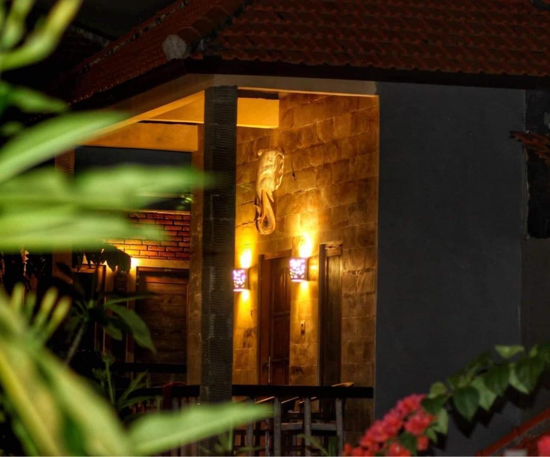 Satria Bungalow Uluwatu  Exterior photo