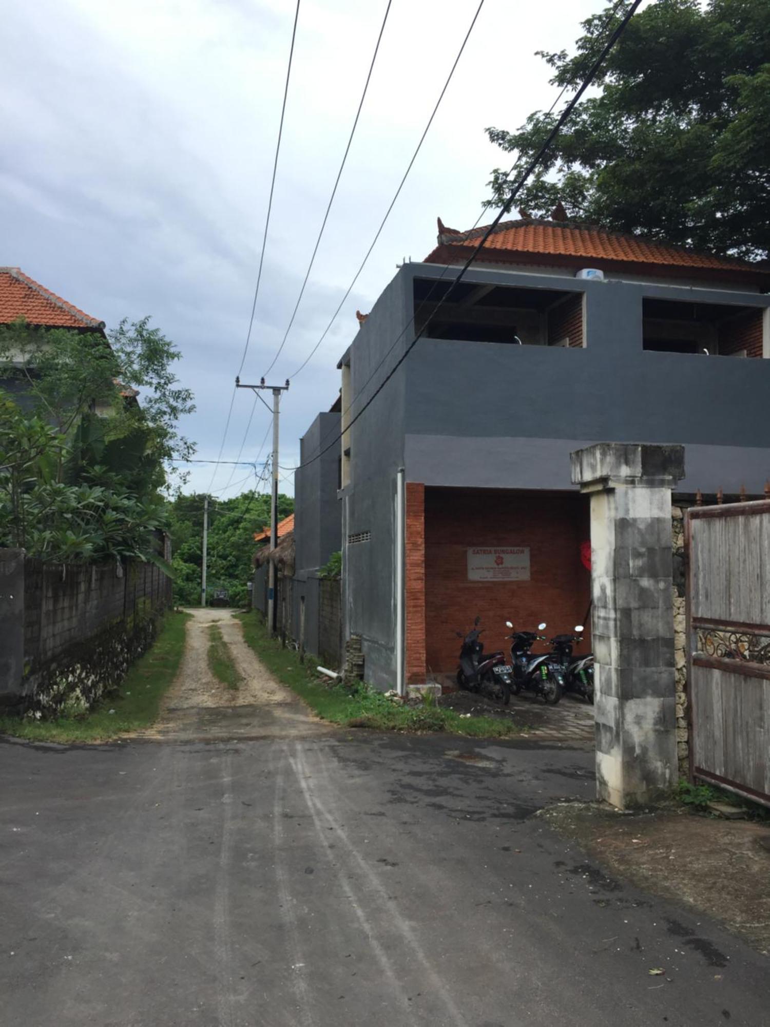 Satria Bungalow Uluwatu  Exterior photo